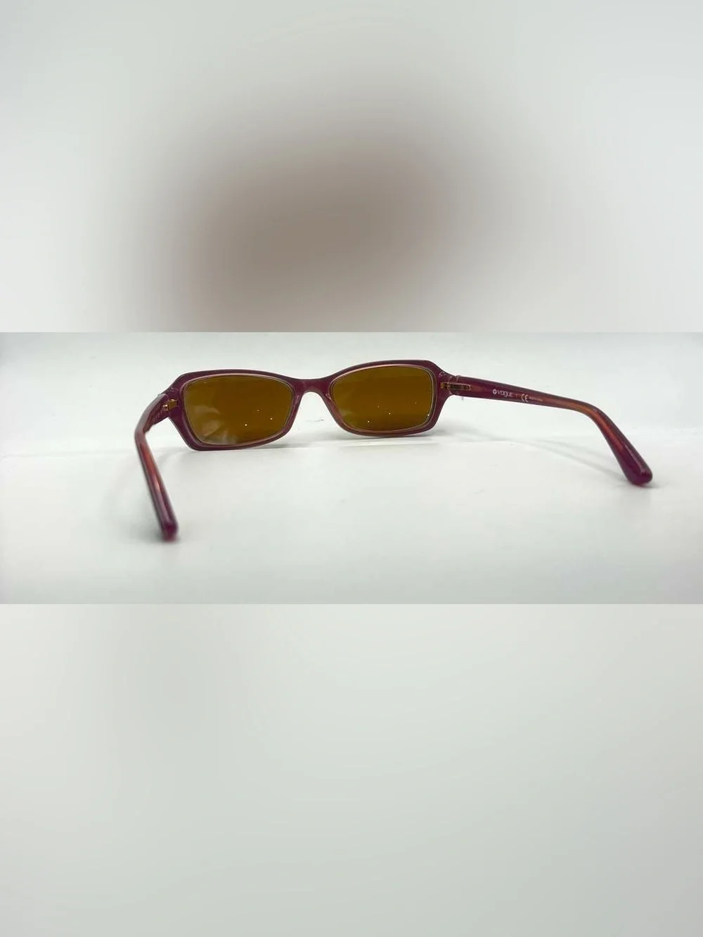 Vogue listing pair