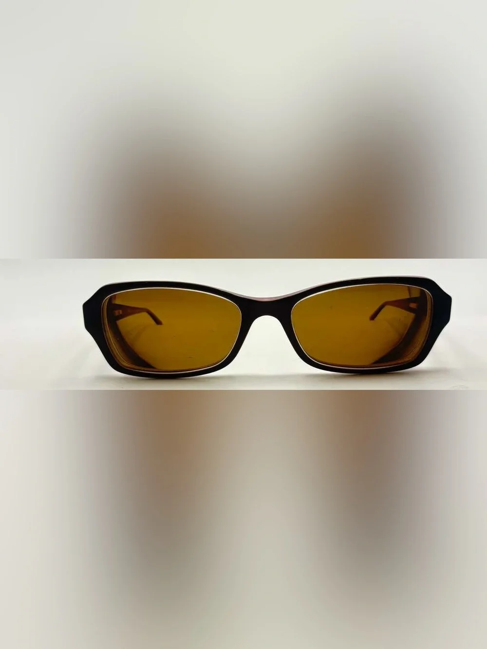 Vogue listing pair