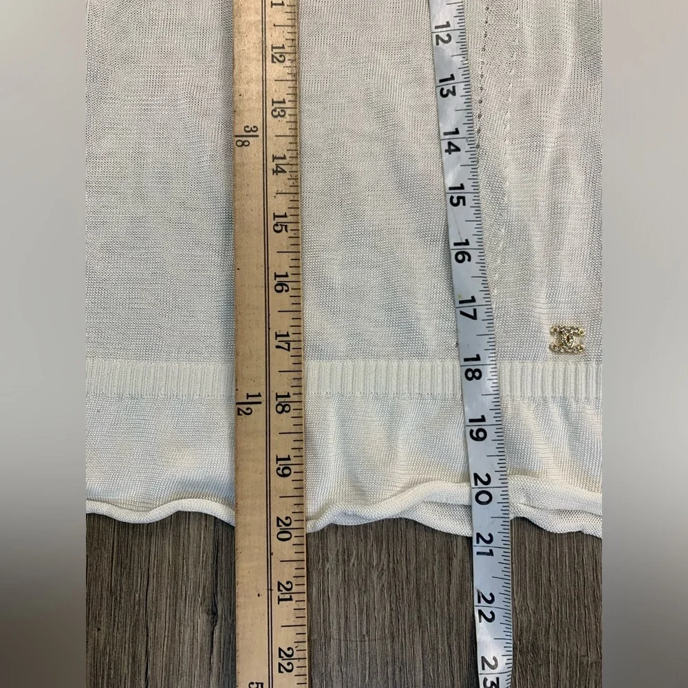 CHANEL tags collar flaw