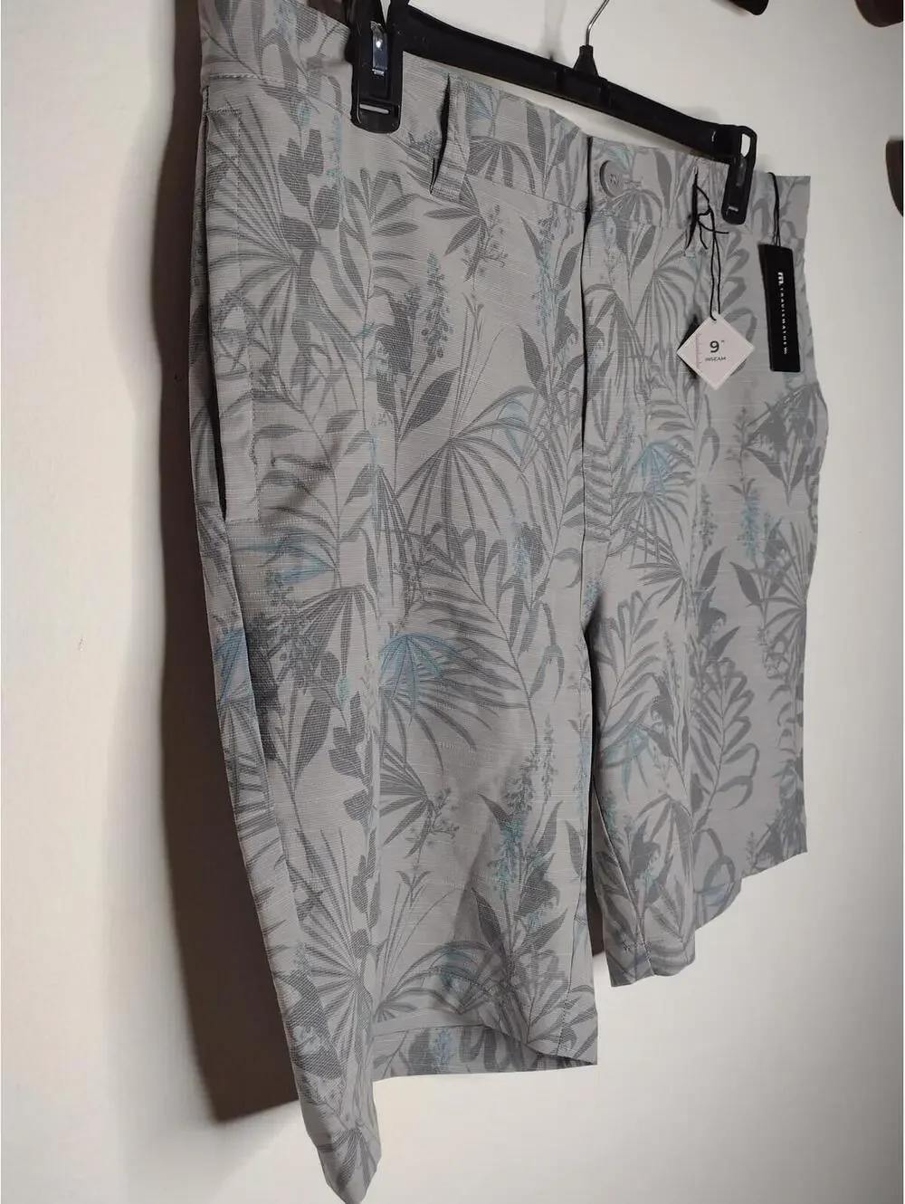Travis Mathew men shorts
