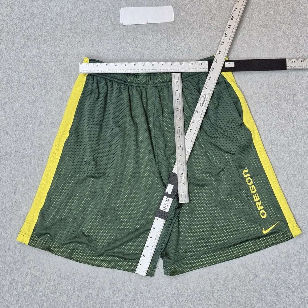 Oregon Ducks Men Activewear Shorts L Green Nike Athletic Shorts Basketball Y2K
