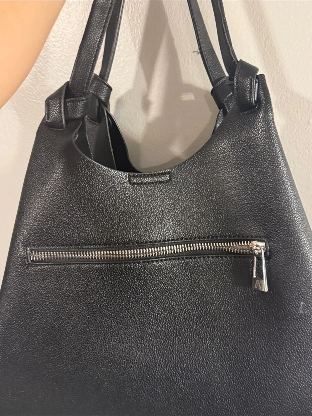 N/A sleek black