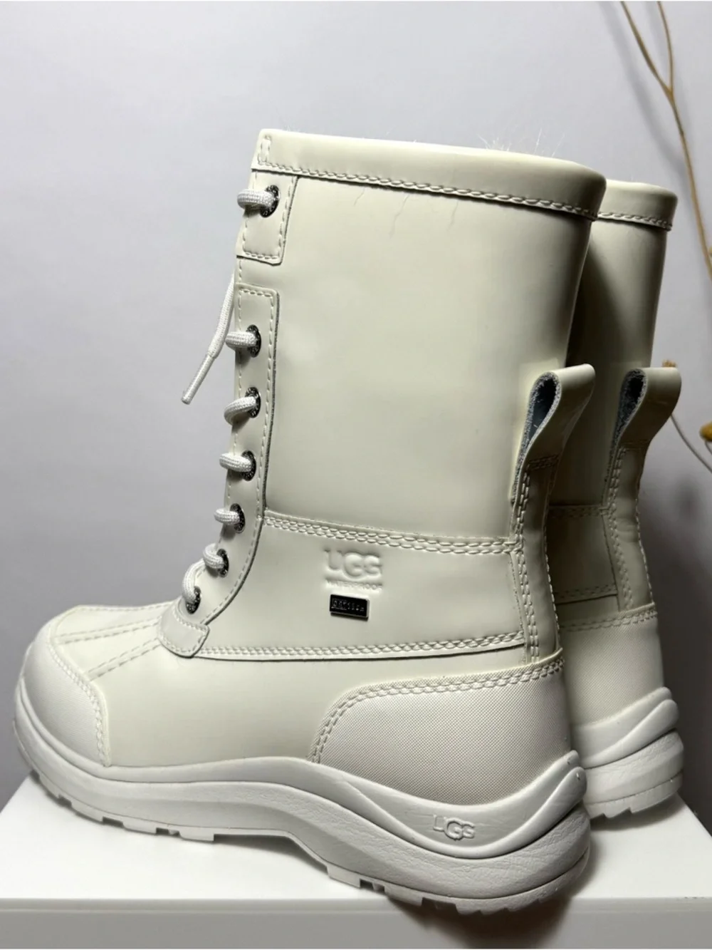 UGG lug cold