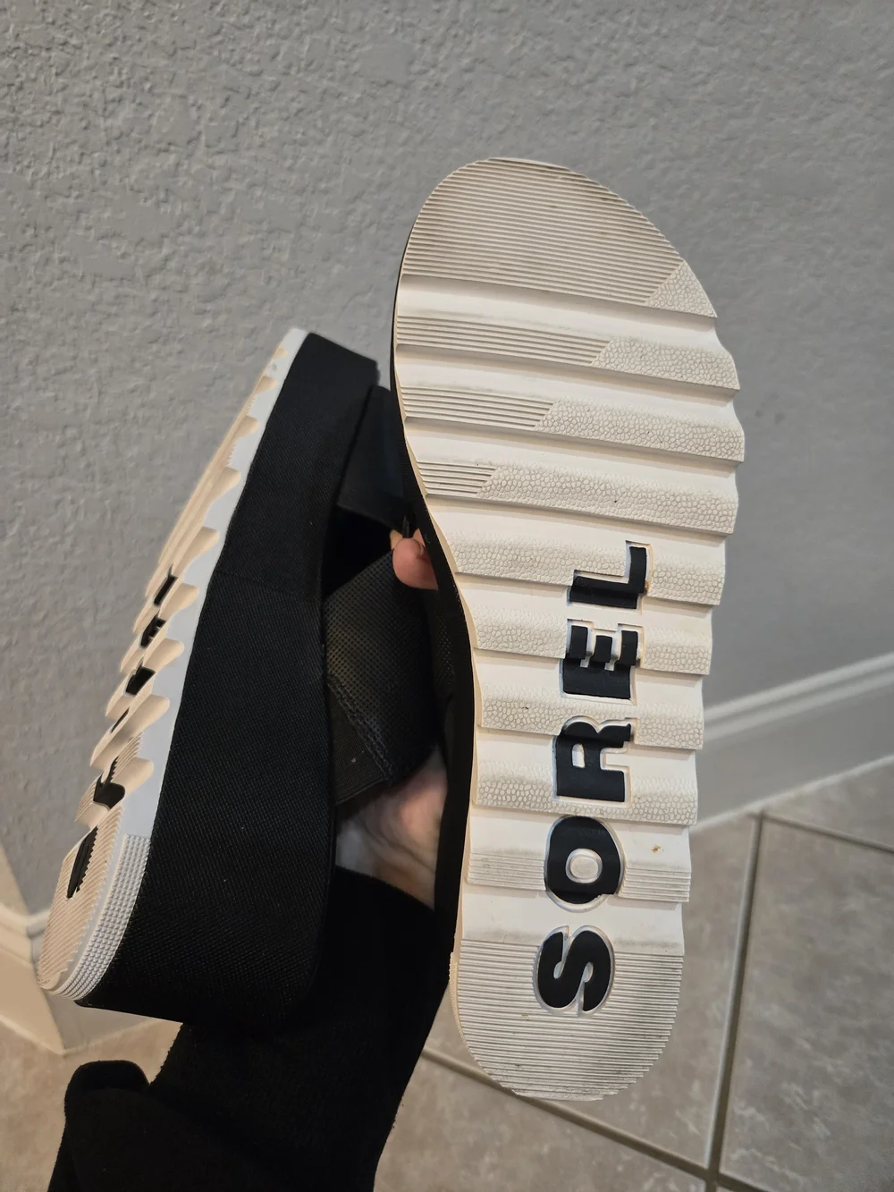 Sorel black cameron
