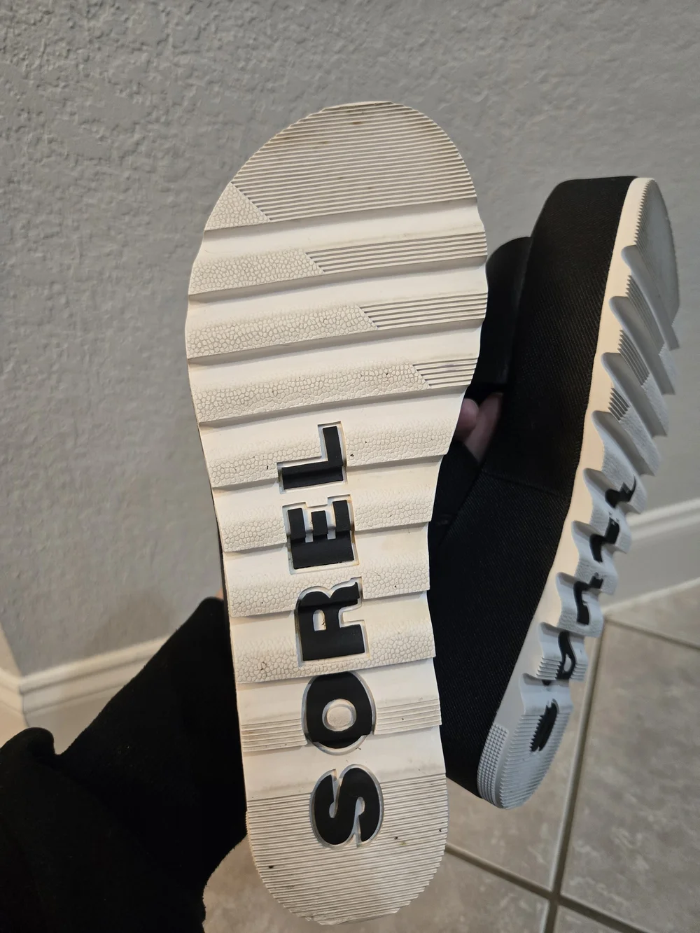 Sorel black cameron
