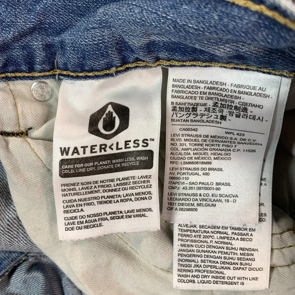 Levis pre owned