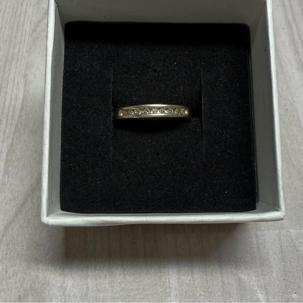10K Yellow Gold Elegant Gold and Diamond Ring.