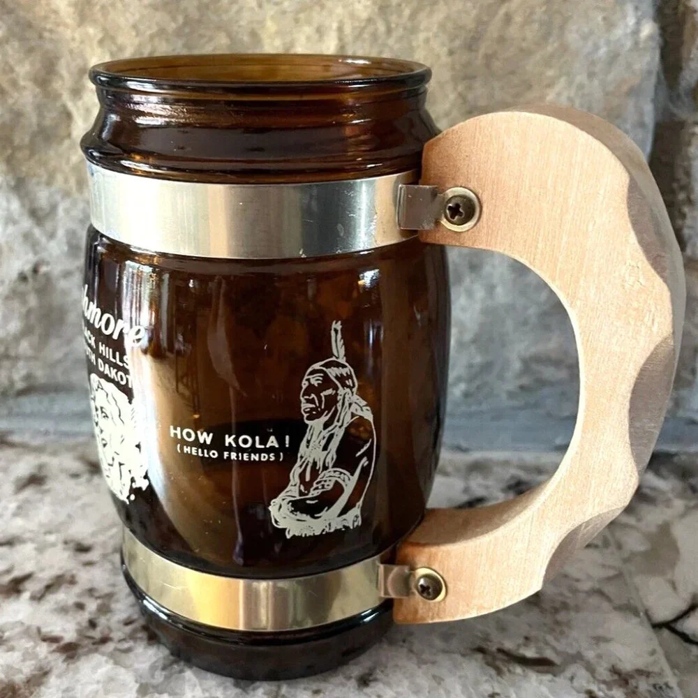 South Dakota Siesta Ware Mount Rushmore Buffalo Brown Glass Mug Wood Handle Vtg