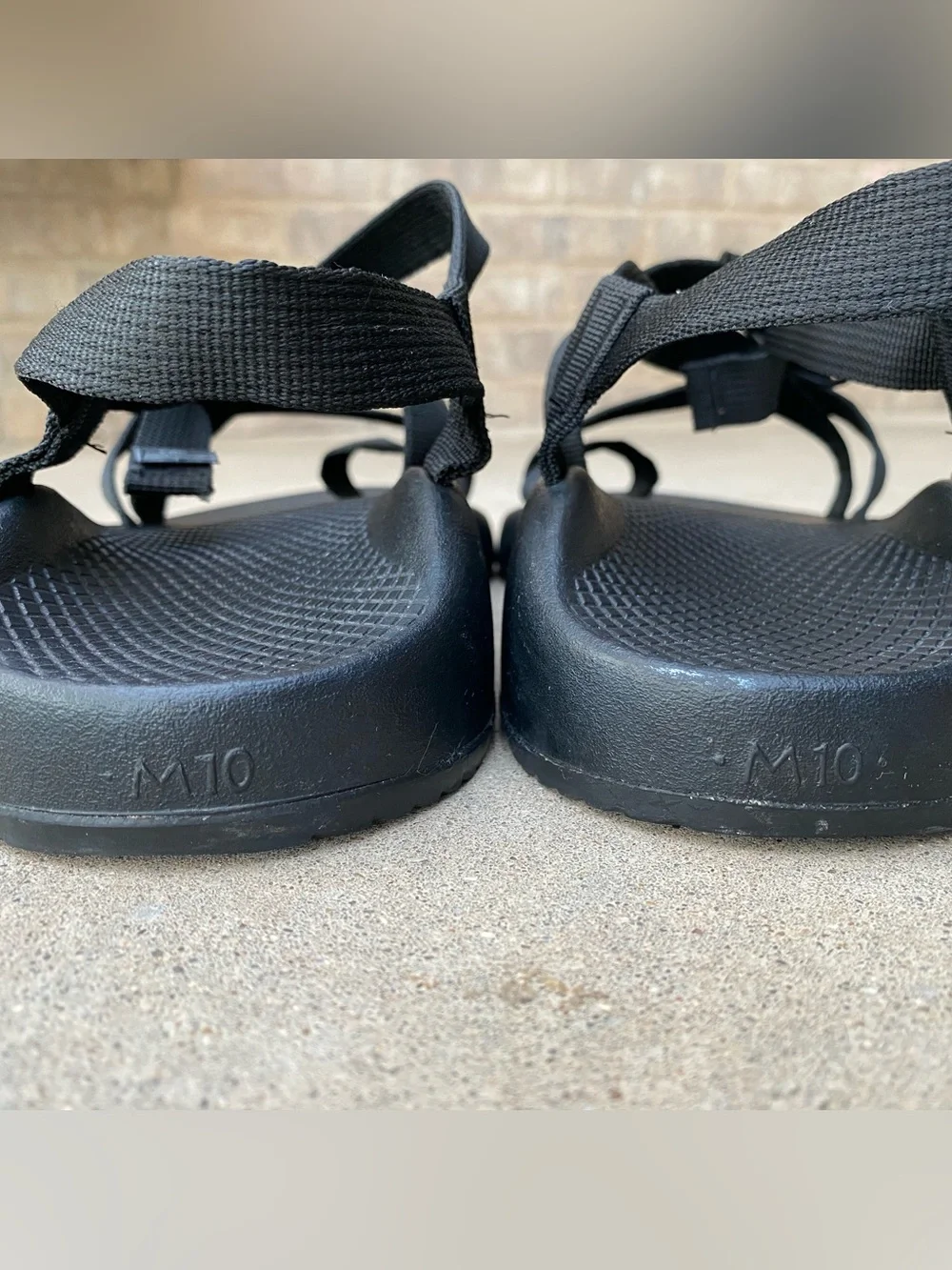 EUC Chaco Men’s Z2 black sandal, size 10