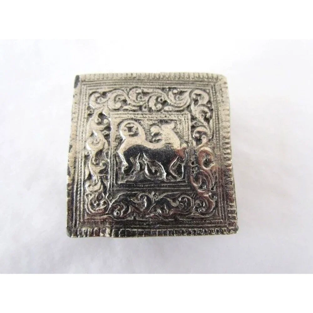 Unbranded unusual small