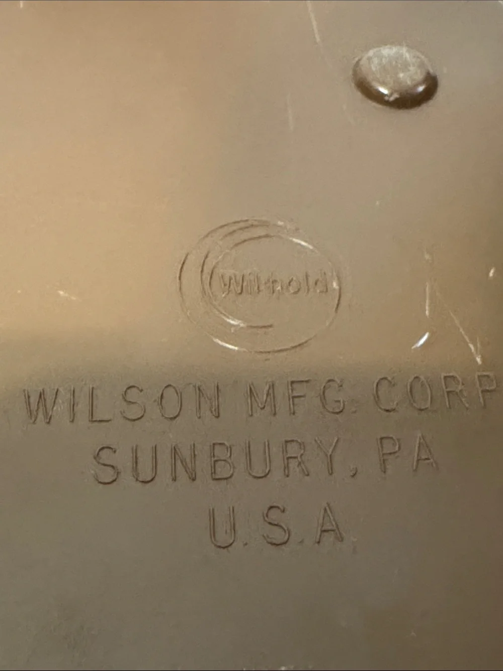 Wilson wil-hold this vintage