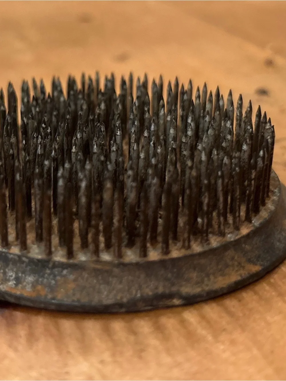 N/A round metal