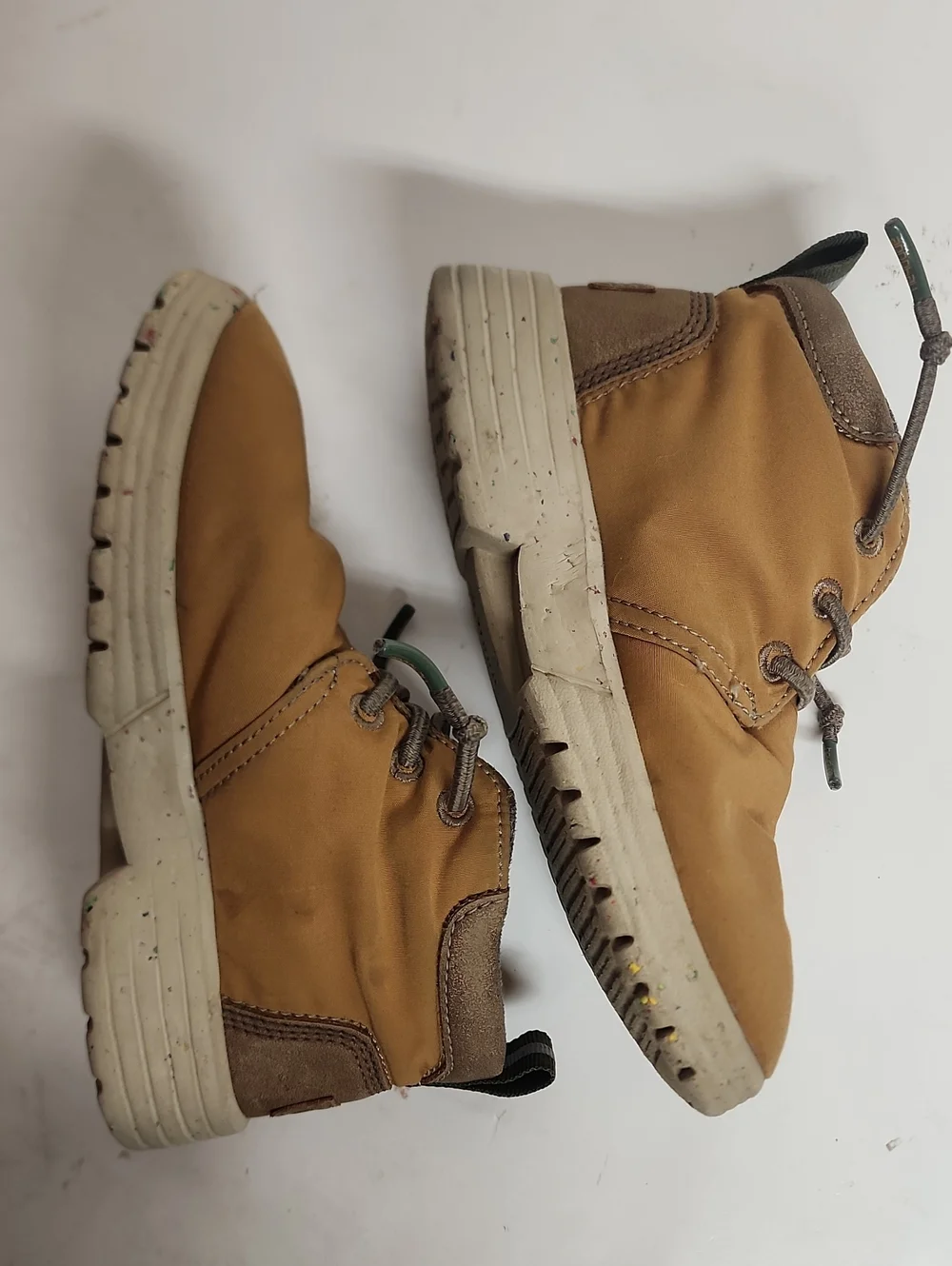 Hey Dude durable khaki