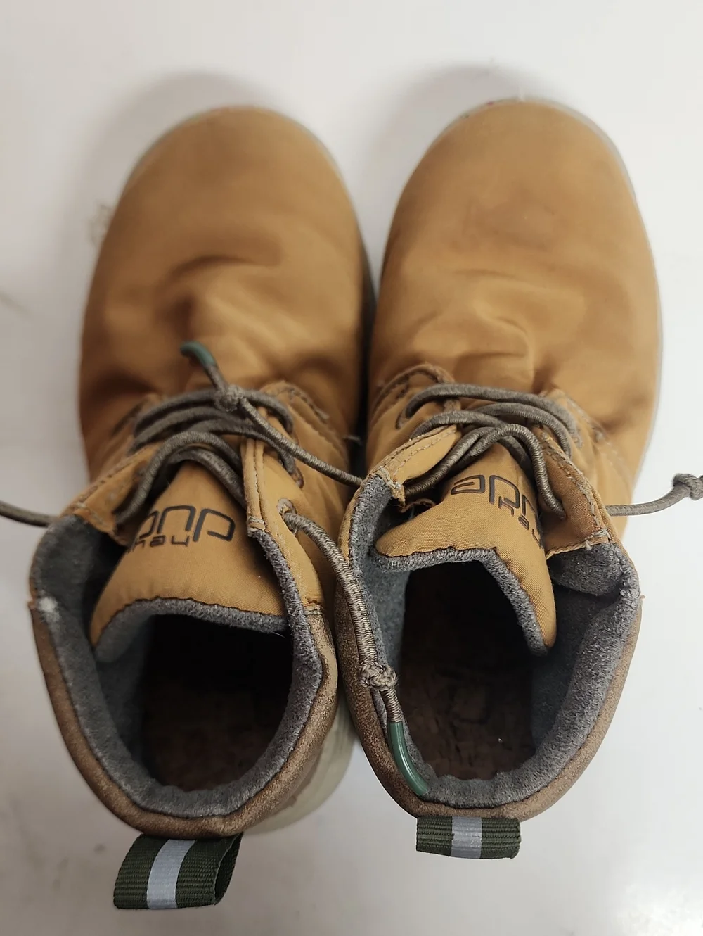 Hey Dude durable khaki