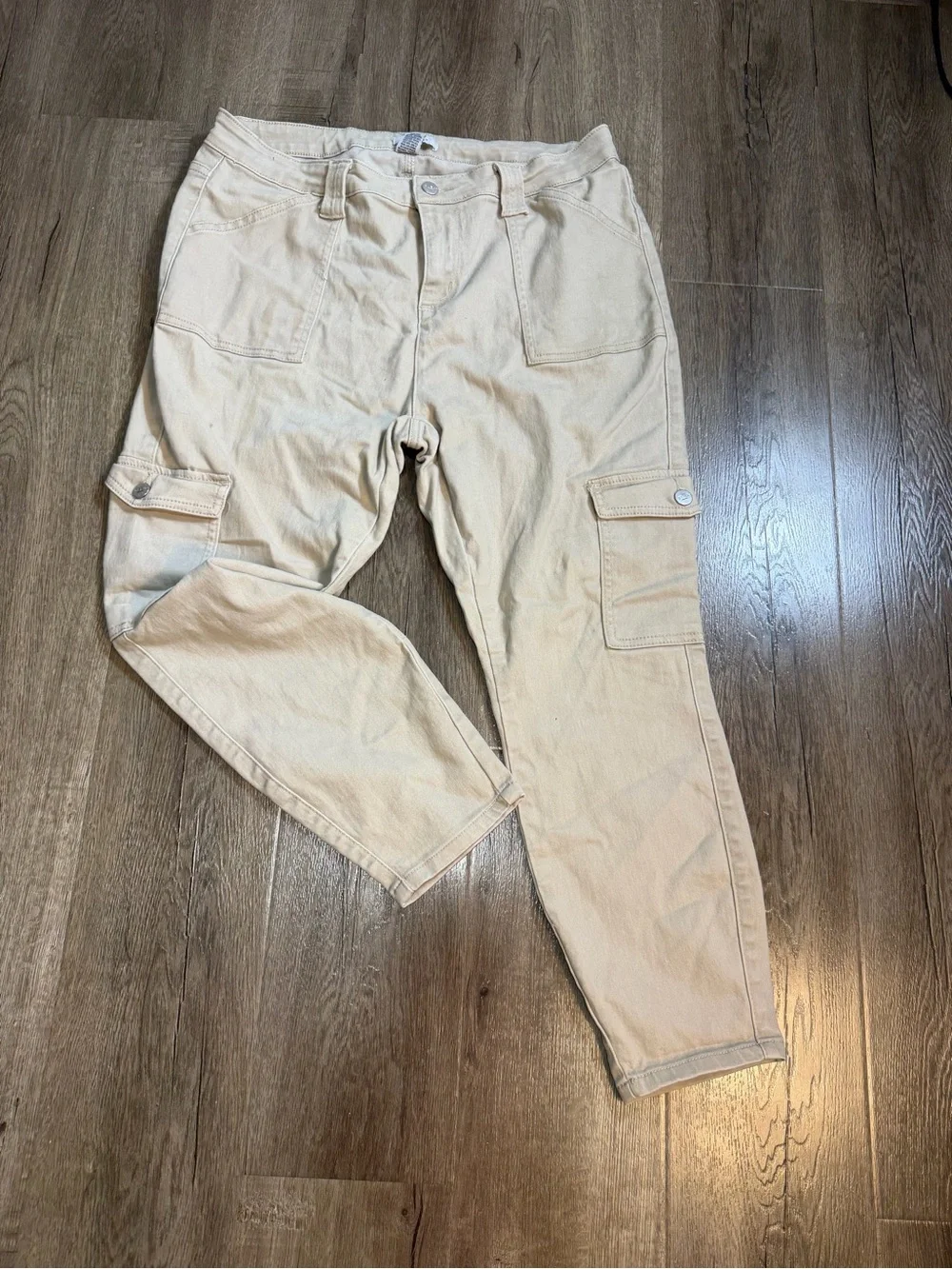 Men's Cargo Pants in Beige - Classic Utility Style