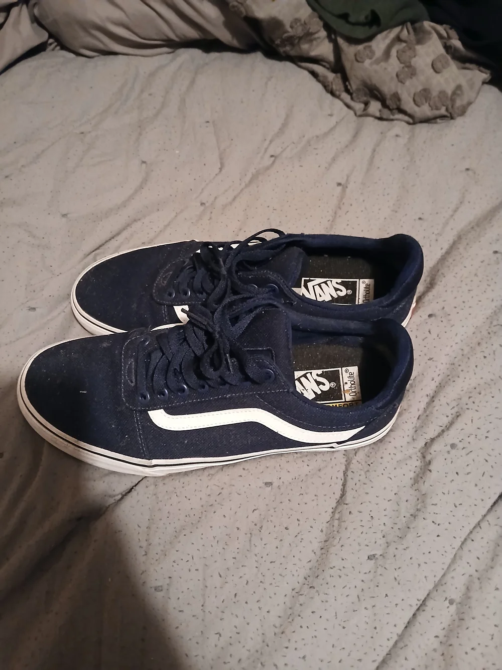 Men's Navy Low-Top Skate Sneakers with White Accent