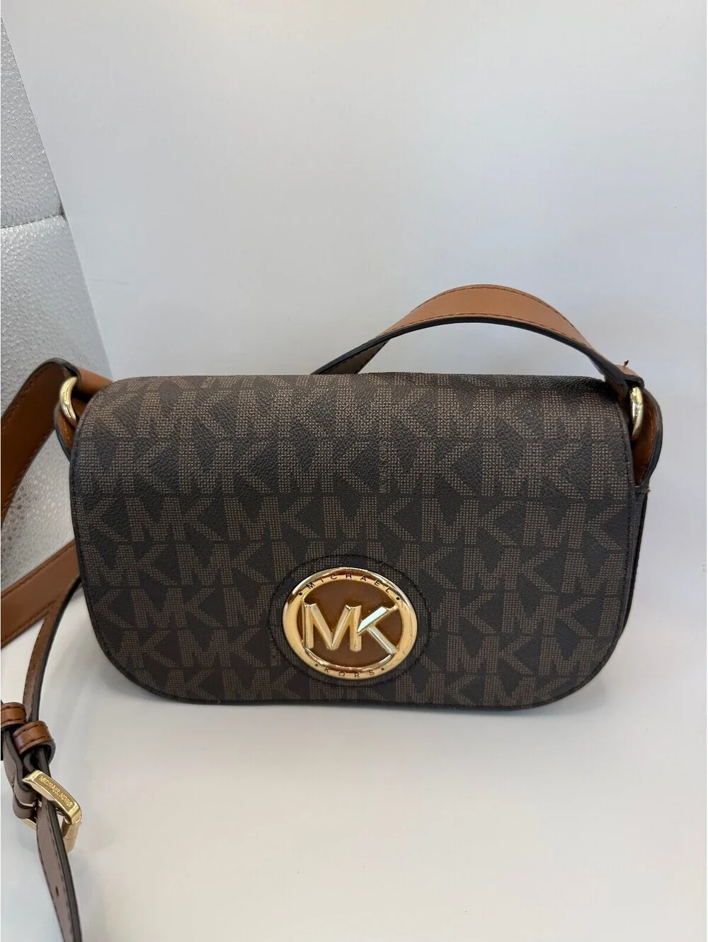 Michael Kors samira 22 messenger