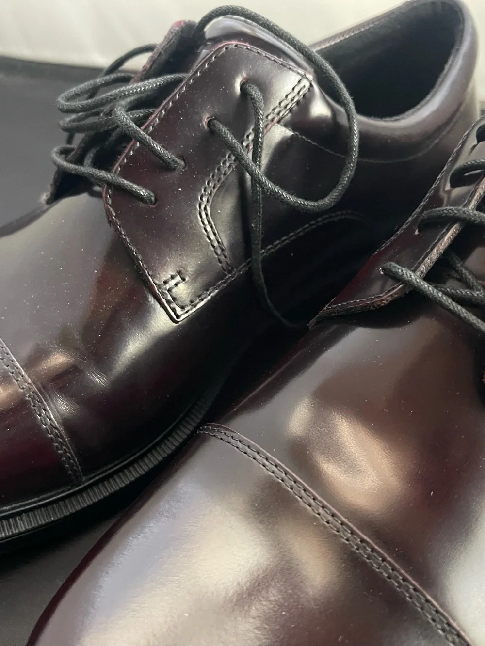 Rockport Men's Glossy Dark Burgundy Cap-Toe Oxfords