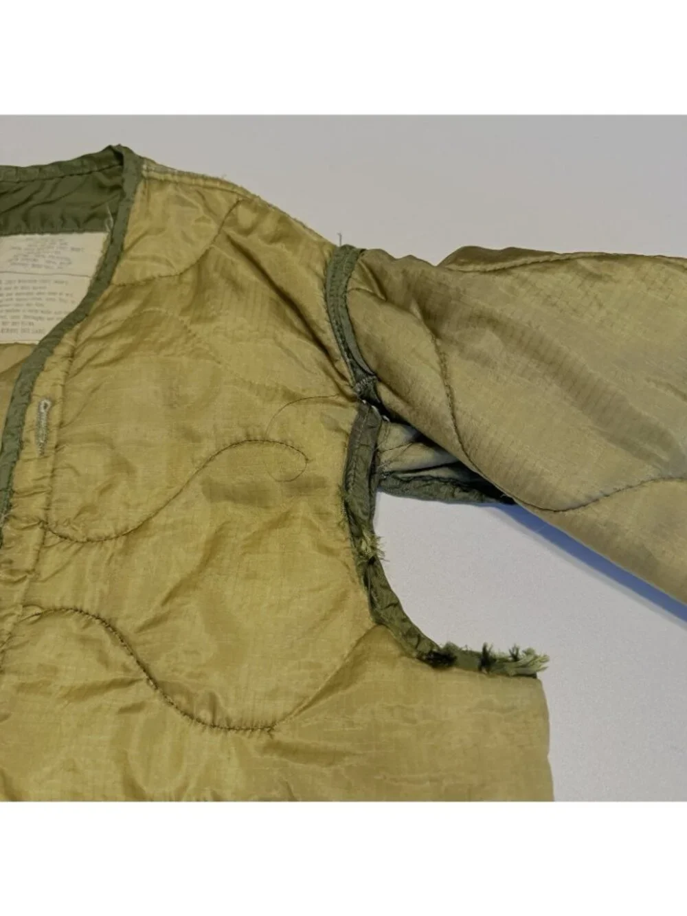 Vintage Military Liner Jacket Nylon Insulated Mens Small Green
