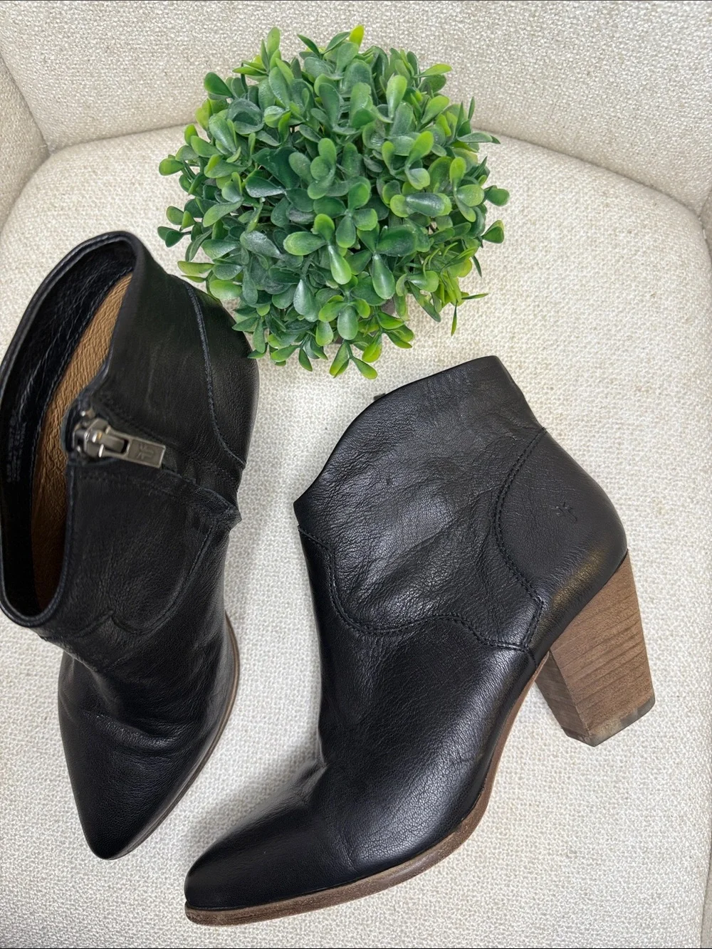 Womens Frye Reina Bootie size 9.5