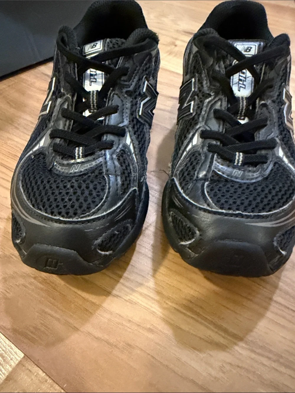 Philadelphia eagles New Balance bundle NB size 2