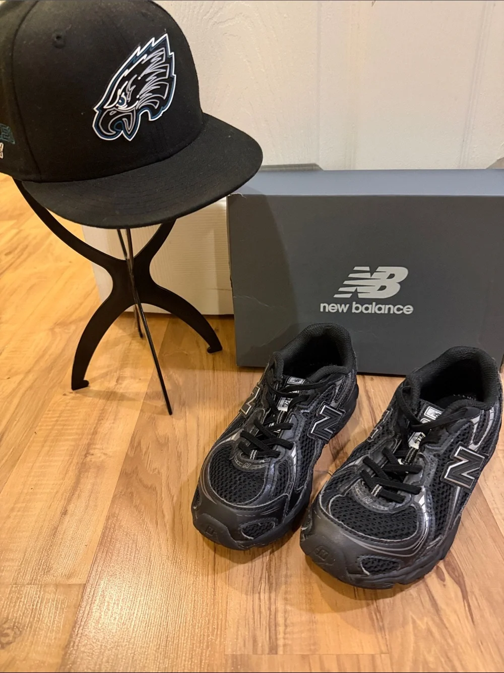 Philadelphia eagles New Balance bundle NB size 2