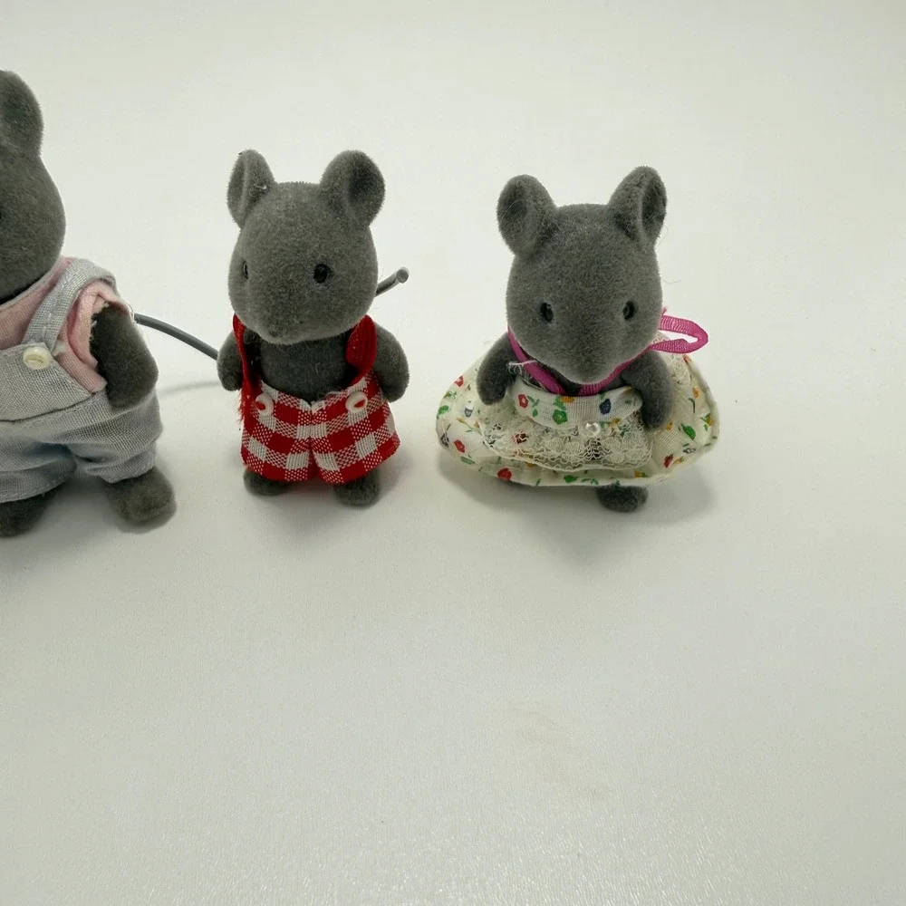 Sylvanian Families overall good