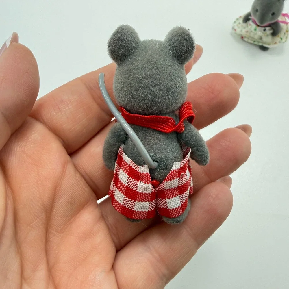 Sylvanian Families overall good