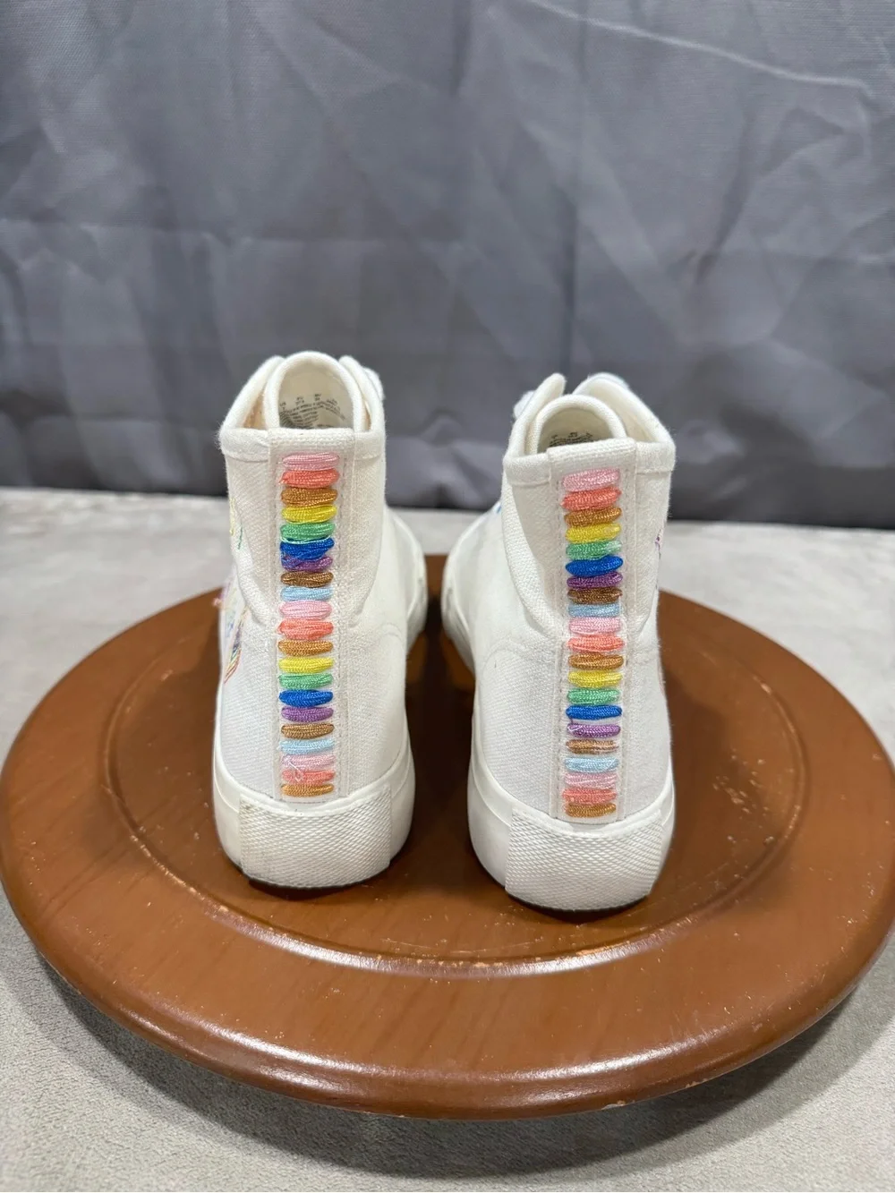 American Eagle Outfitters white canvas