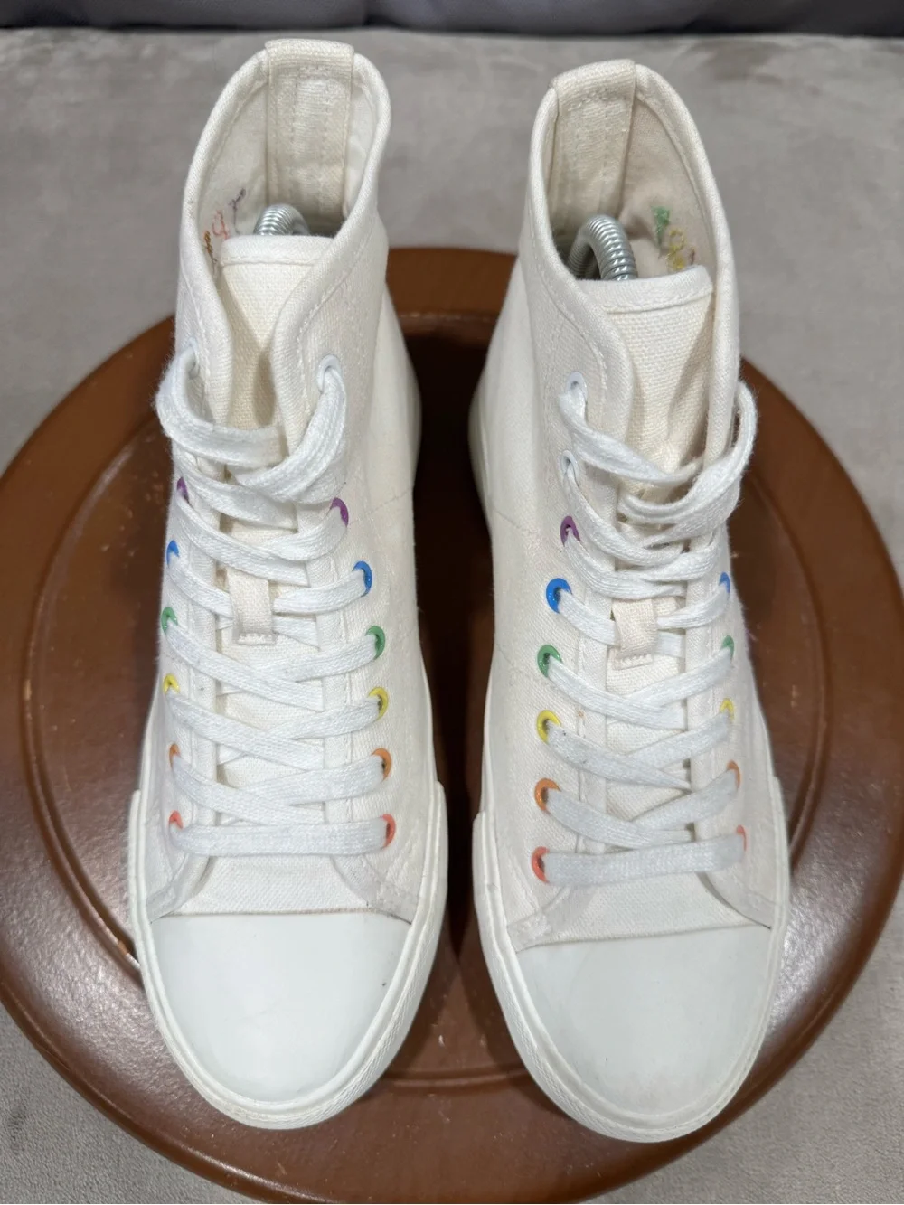 American Eagle Outfitters white canvas
