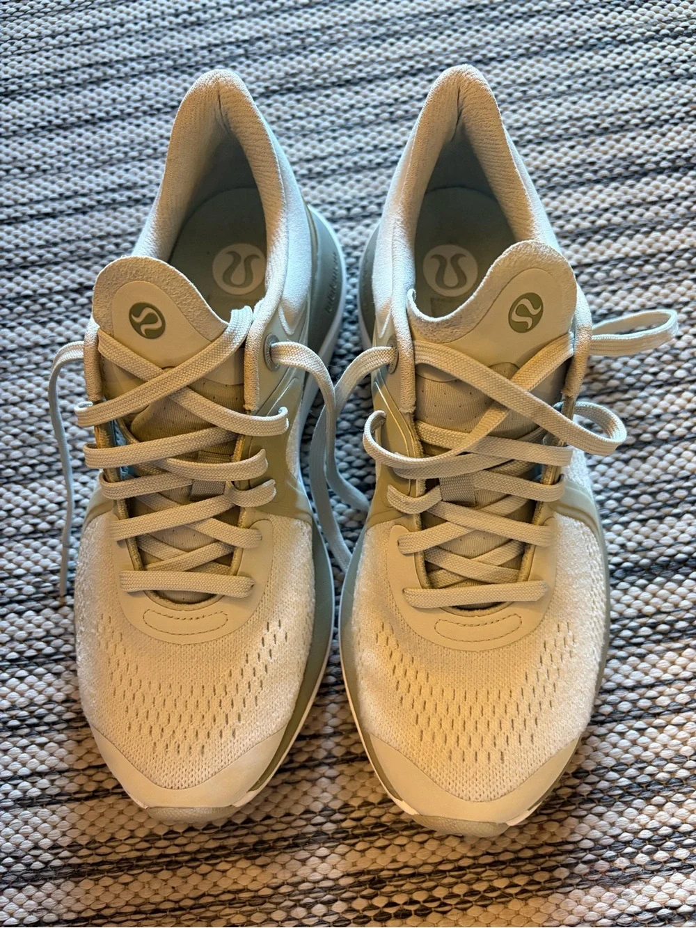 lululemon athletica lightweight knit