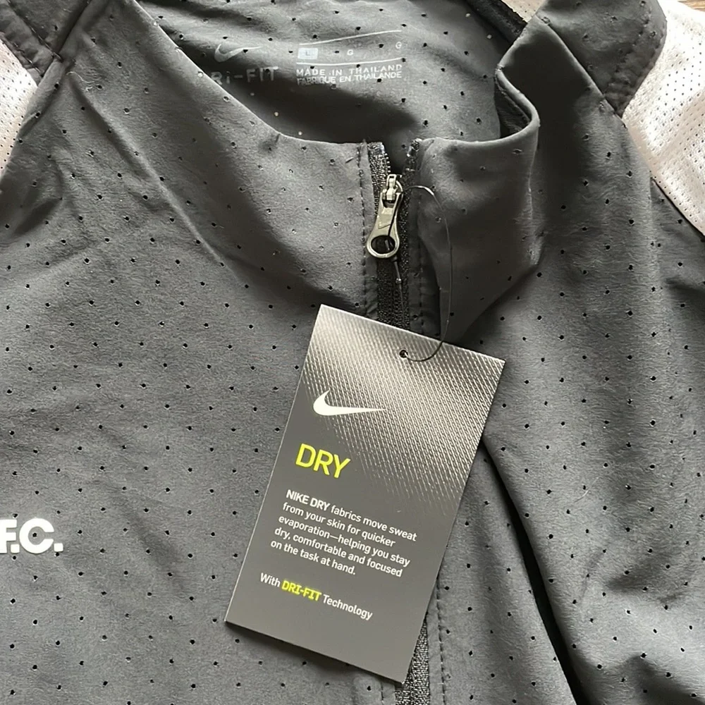 Nike nwt fc