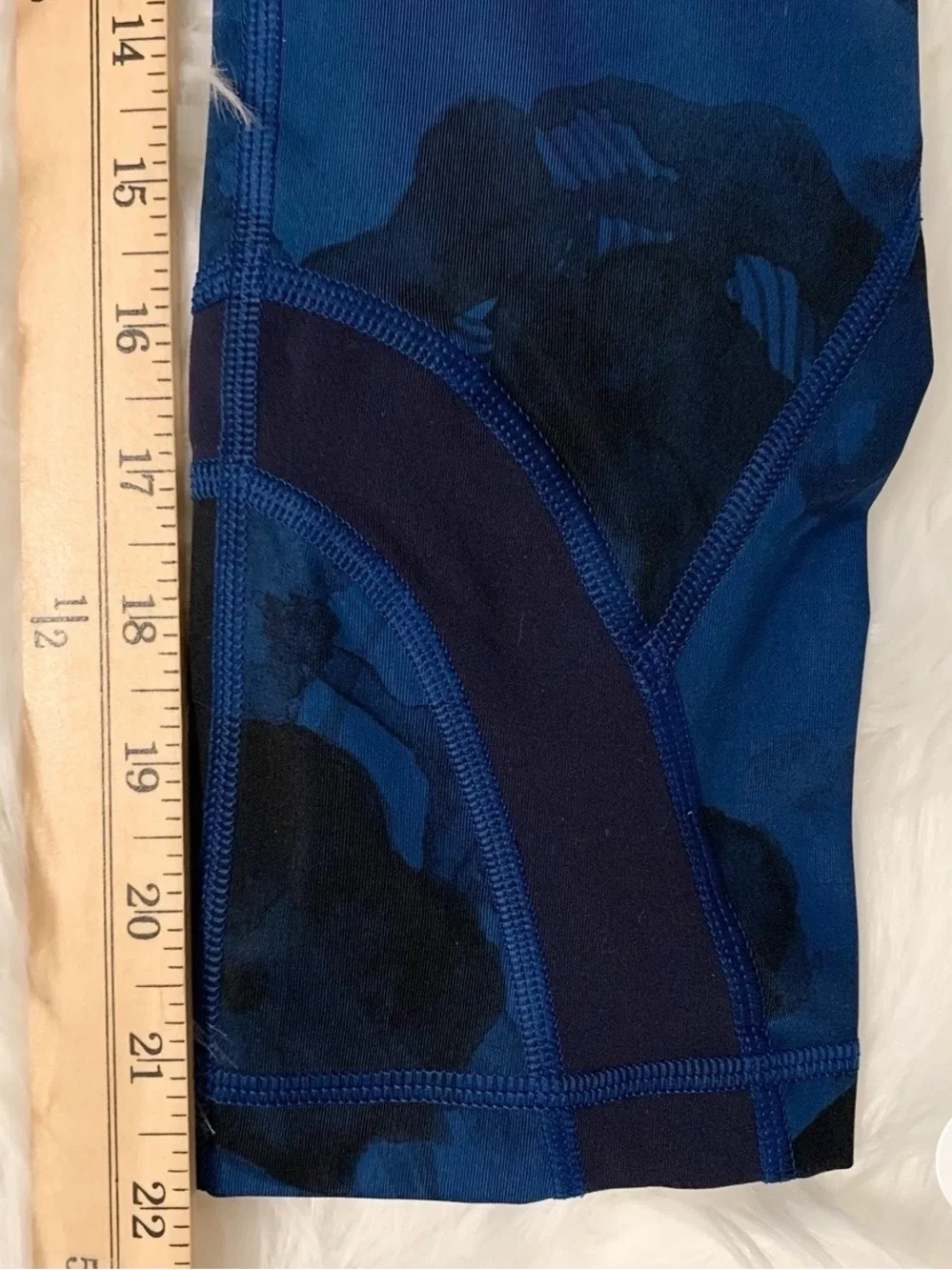 Lululemon Run Inspire Crop 22” Jumbo Inky Blue Floral Inkwell Sz 4 Activewear
