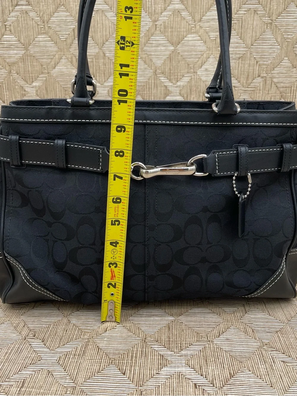 Vintage Y2K Coach Hampton Signature logo large black shoulder tote 8K07