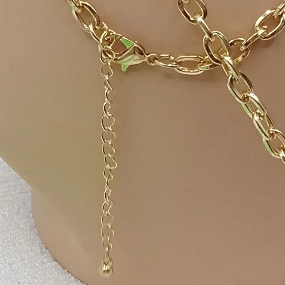 Unbranded gold tone