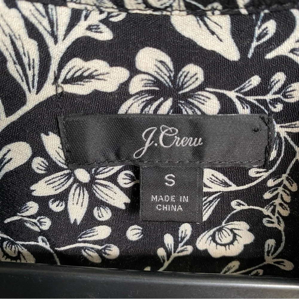 J.Crew Black Floral Blouse Small EcoVero Long Sleeve Pleated Lightweight Top
