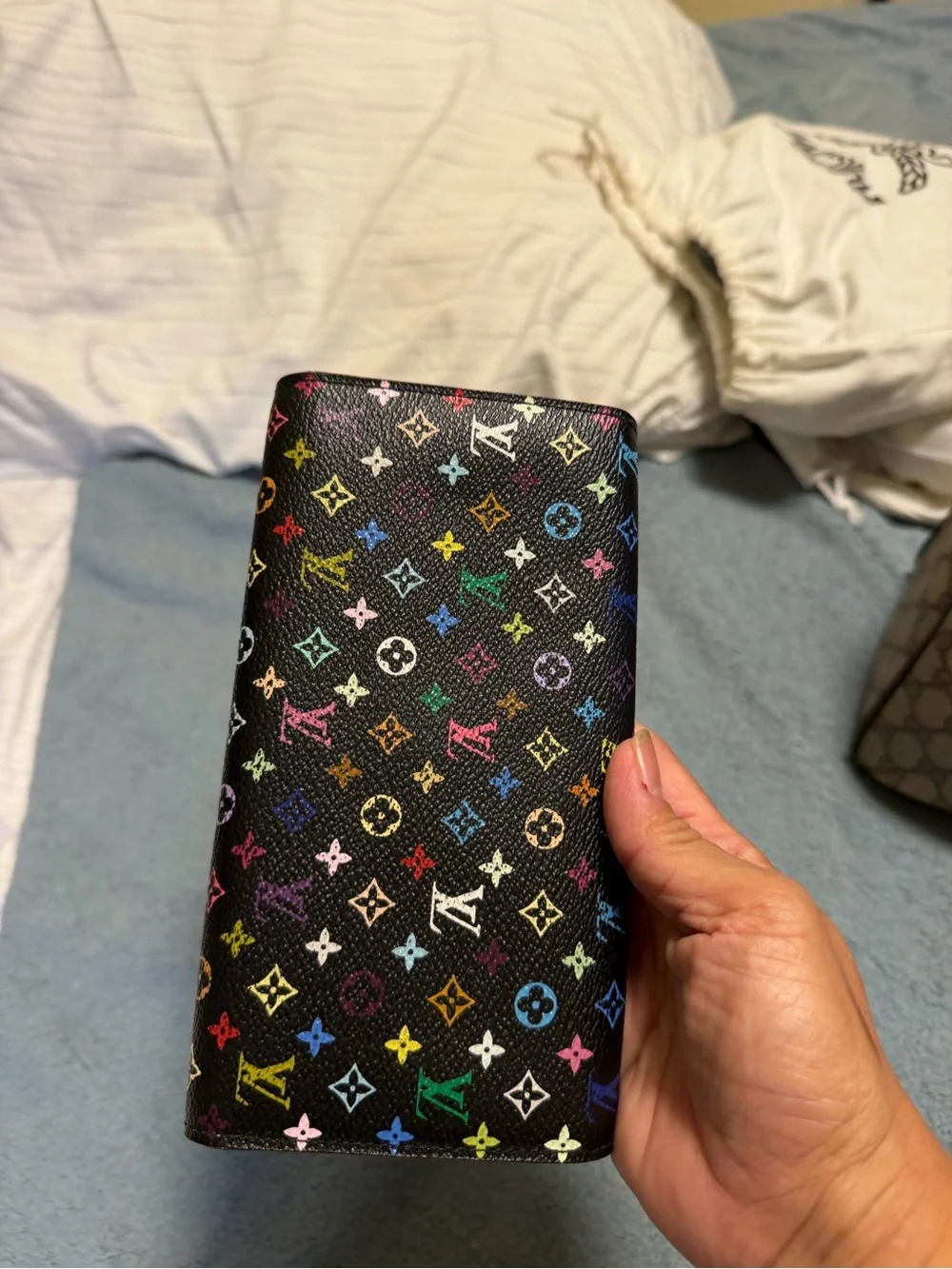 Louis Vuitton elegant louis