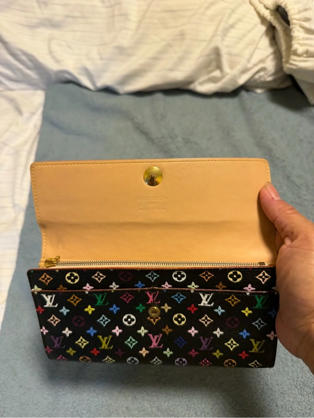 Louis Vuitton elegant louis