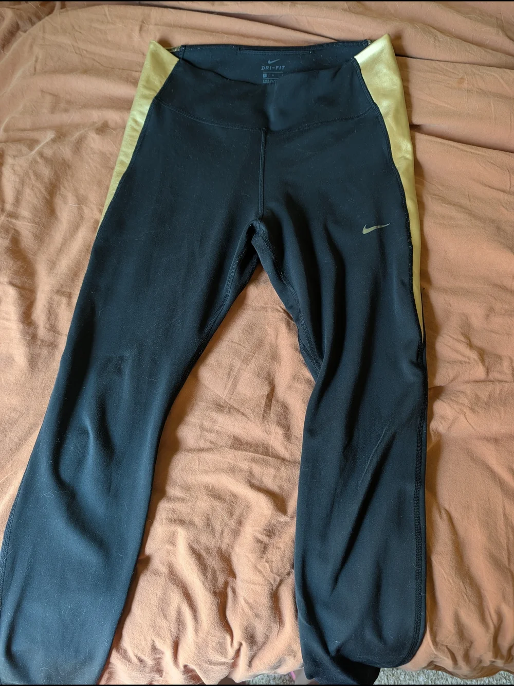 Nike Women's Black & Gold High-Waist Leggings