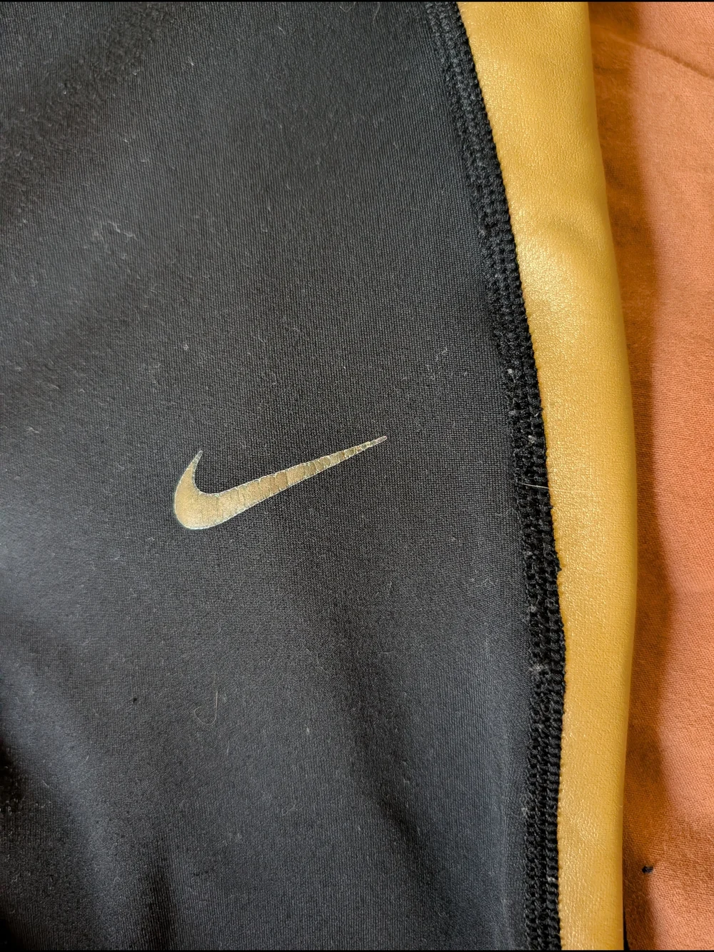 Nike Women's Black & Gold High-Waist Leggings