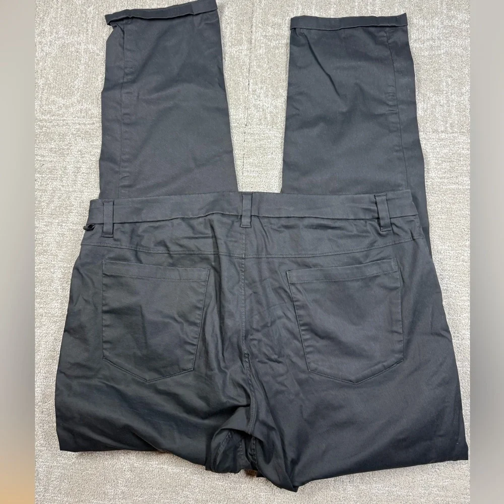 lululemon athletica pre owned