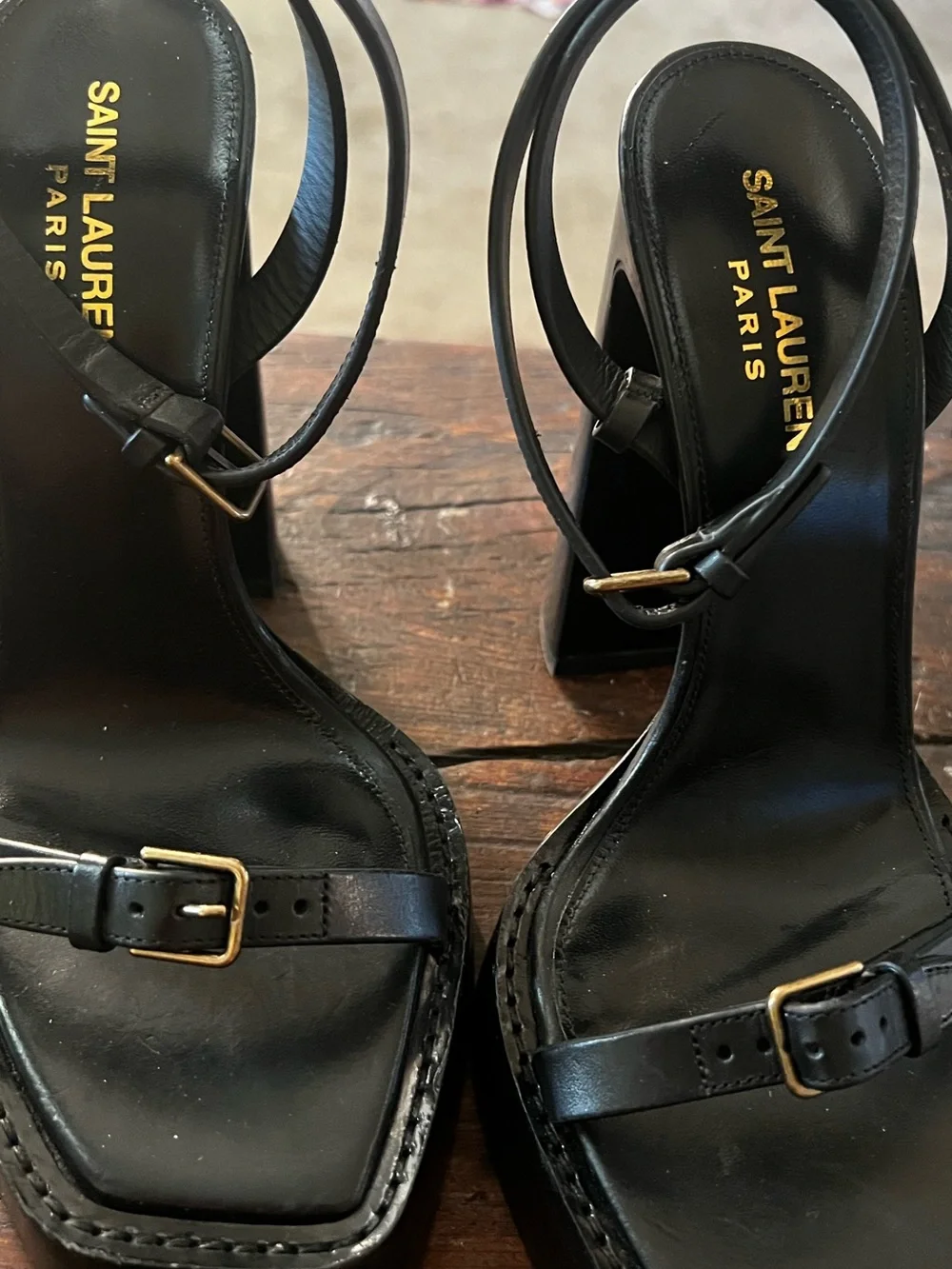 Saint Laurent sleek saint