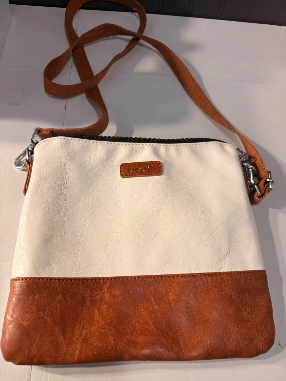 N/A stylish cream