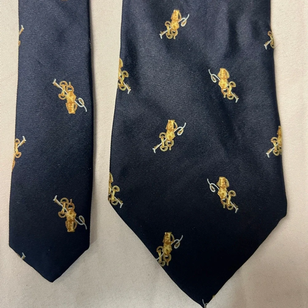 Mens‎ 100% Silk Tie Hand Made Italy Blue Gold Rampant Lion Motif Cherub Pattern