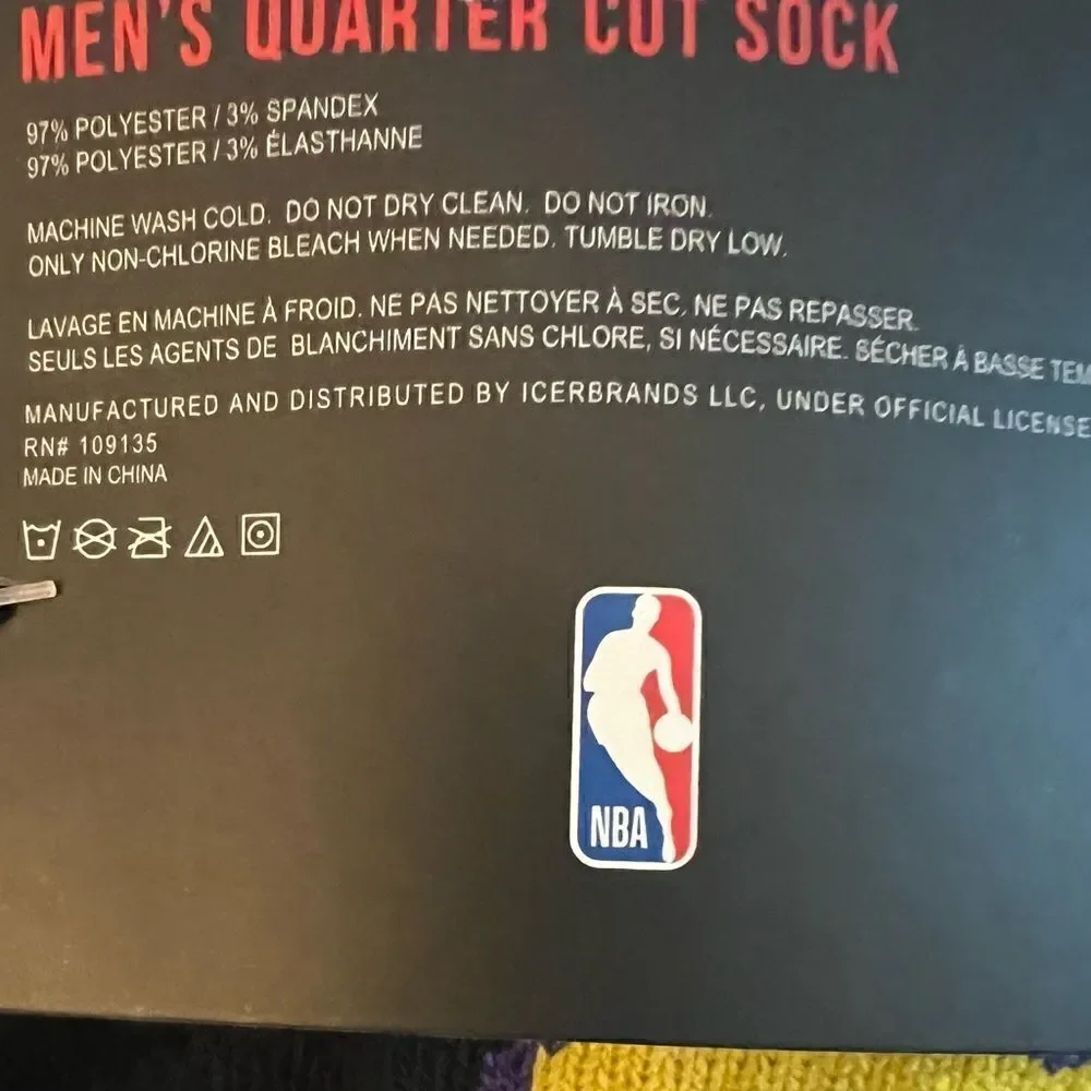 Men’s NWT Chicago Bulls NBA quarter cut socks. Size 6-12.