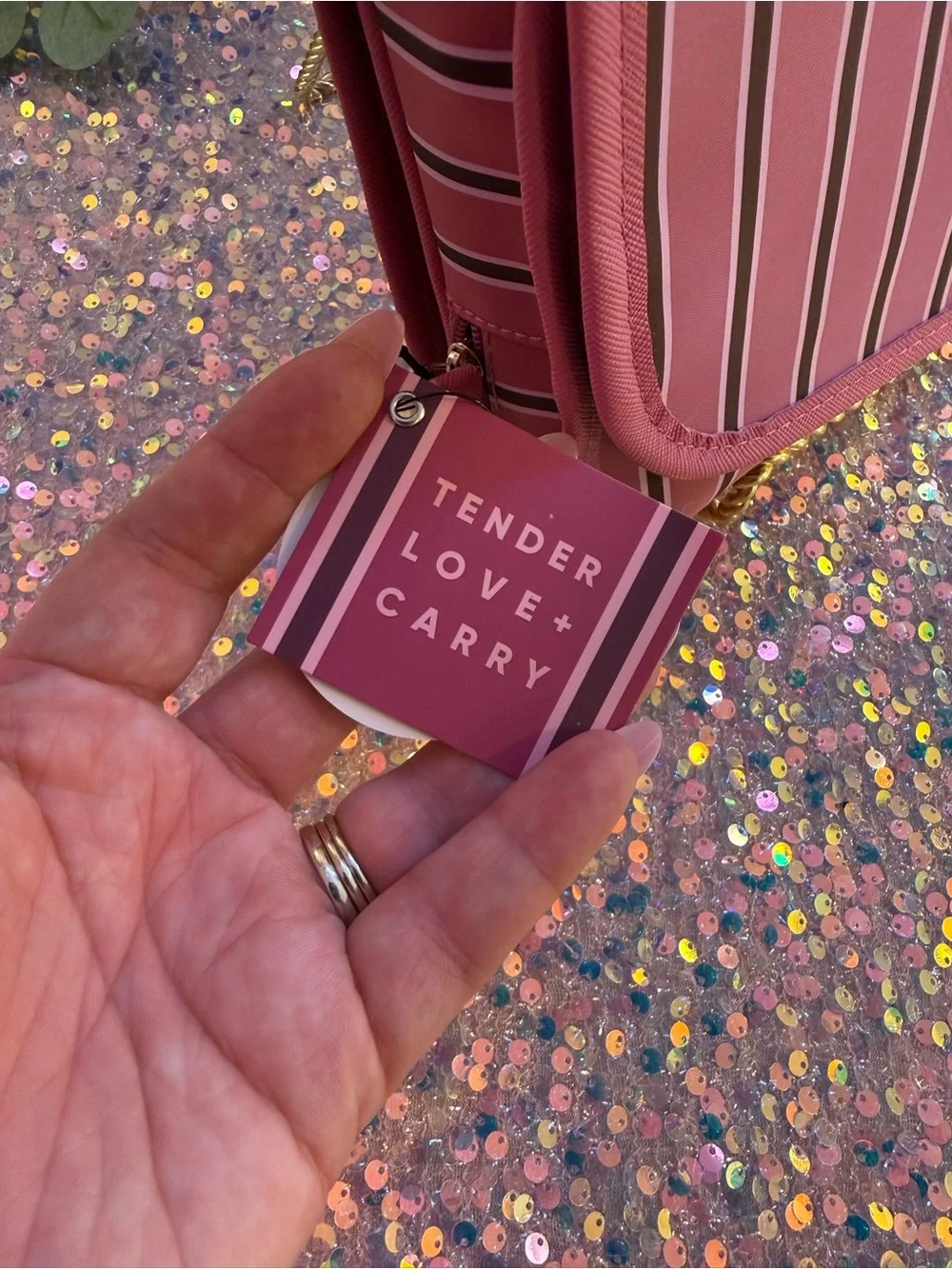 Tender Love + Carry organizing comment features