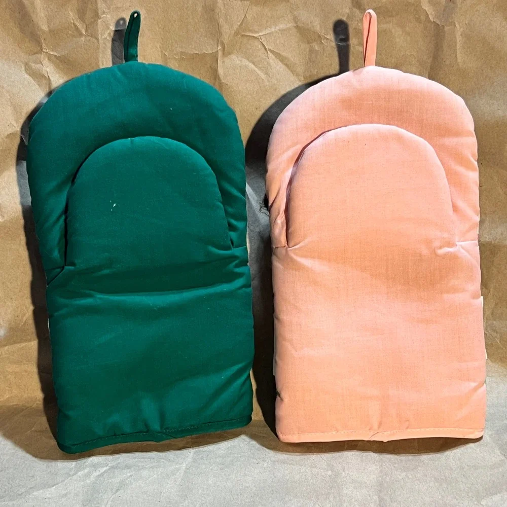 Golfer Oven Mitt Set Multicolor Vintage 3D Kitsch Golf Decor 2pc