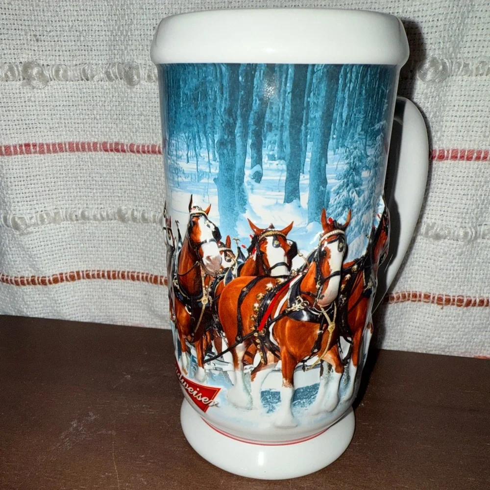 Budweiser Holiday Stein Collection Box -‎ Red and Gold