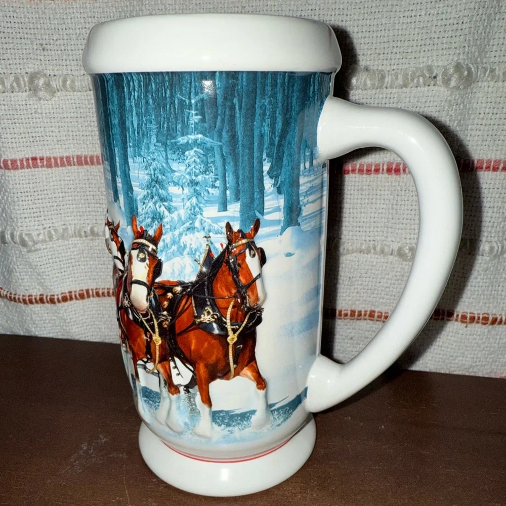 Budweiser Holiday Stein Collection Box -‎ Red and Gold