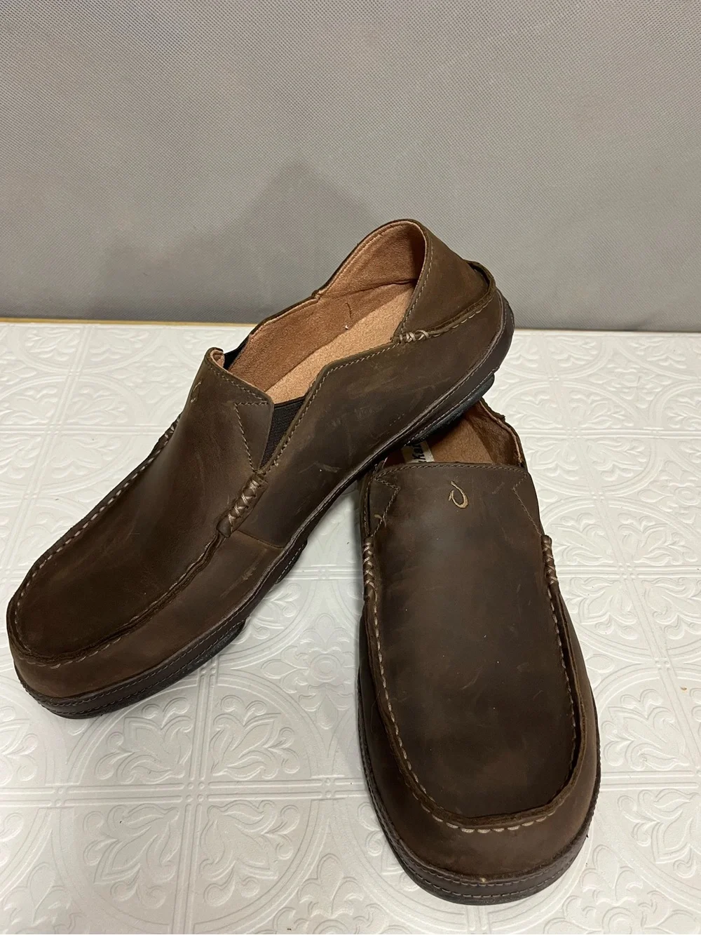 OluKai Moloa Men's Leather Slip-On Loafers Dark Wood Java Brown Size 14